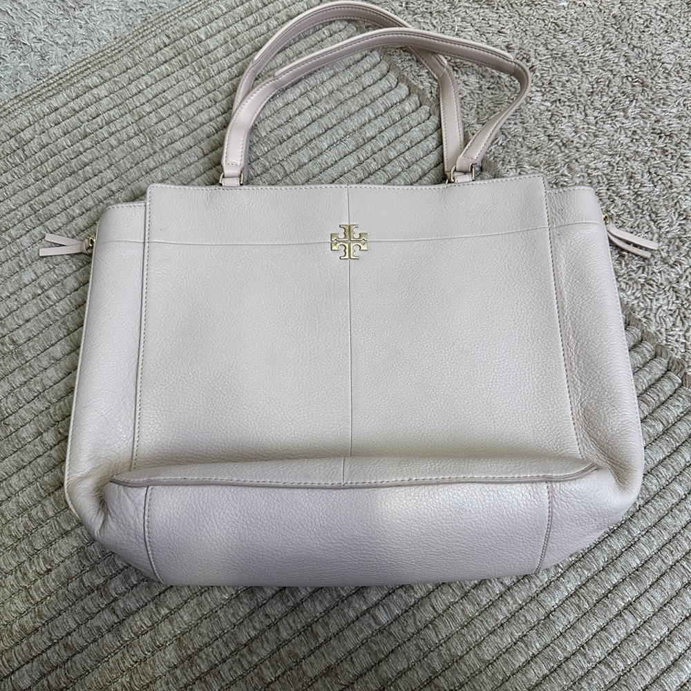 Tori Burch Ivy Side Zip in pale pink